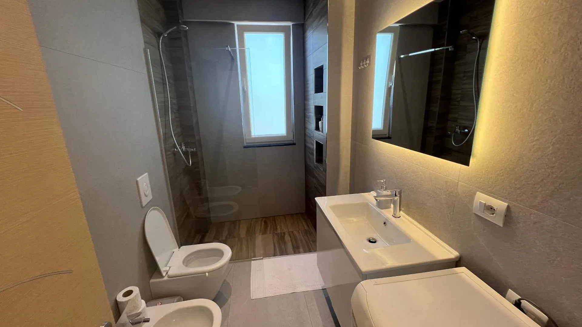 Apartment City Center Suite Tirana